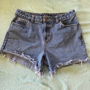 Bill Blass woman’s shorts